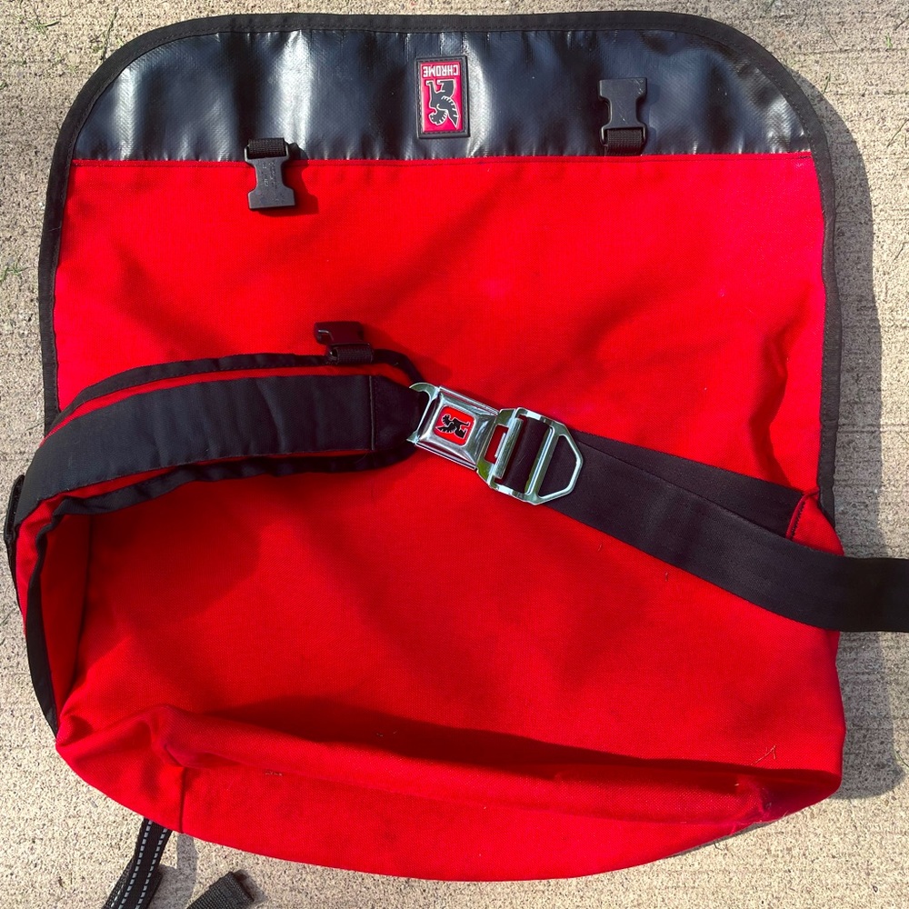 Chrome Industries messenger buckle bag